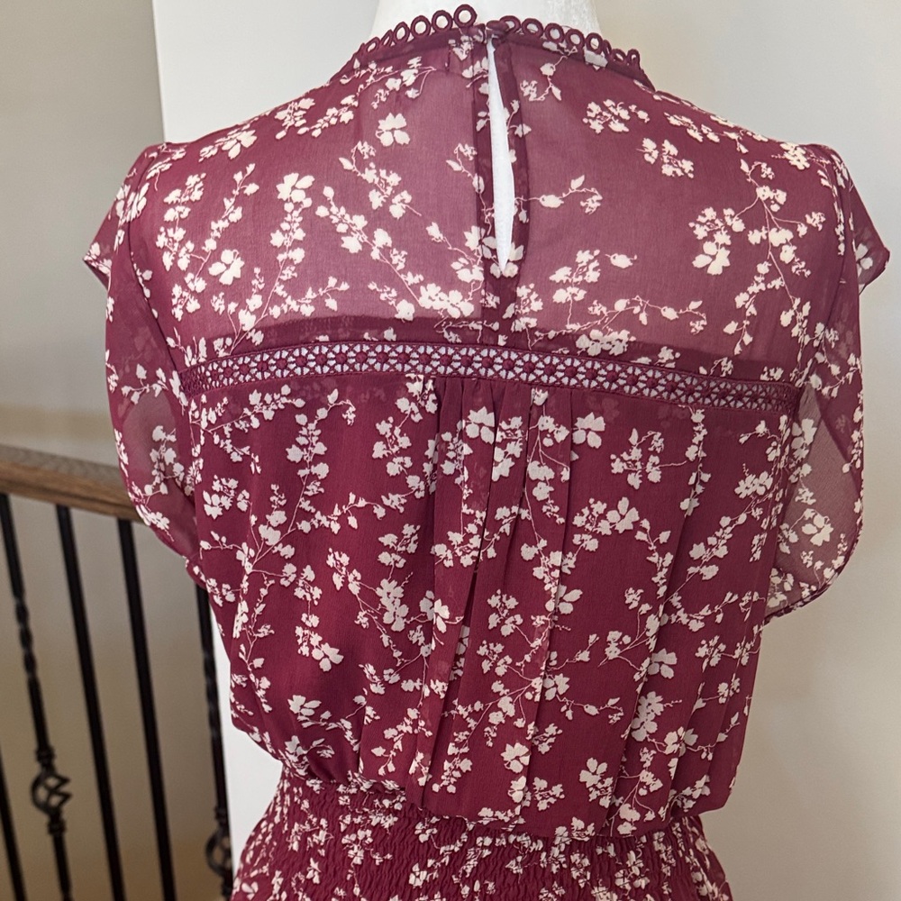 Patterned Burgundy/Cream Layered Dress w/ Flowy Skirt and Short Sleeve (Medium) - Picture 6 of 14